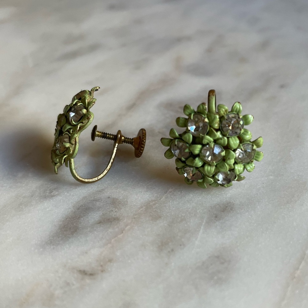 1960s vintage rhinestone and enamel screw back earrings - Picture 3 of 5